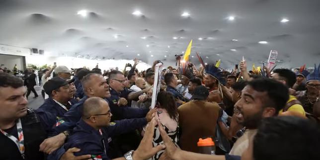 Caos na COP 30: invasão, confusão e falha de segurança expõem desorganização do evento em Belém