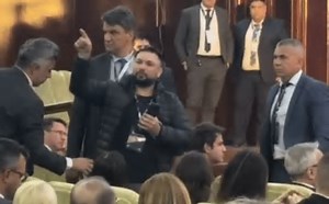 Acusado pelo 8 de Janeiro interrompe Gilmar Mendes e desabafa: “Não sou terrorista, sou um refugiado político”