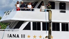 🌿 Enquanto o Brasil queima, Lula e Janja brindam na “floresta de mentirinha” da COP30