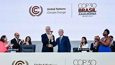 Presidente da COP30 faz alerta duro sobre urgência climática após tragédia no Paraná