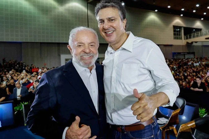 Lula Entrega Carteira Nacional Docente e Anuncia Nova Fase das Obras do ITA no Ceará