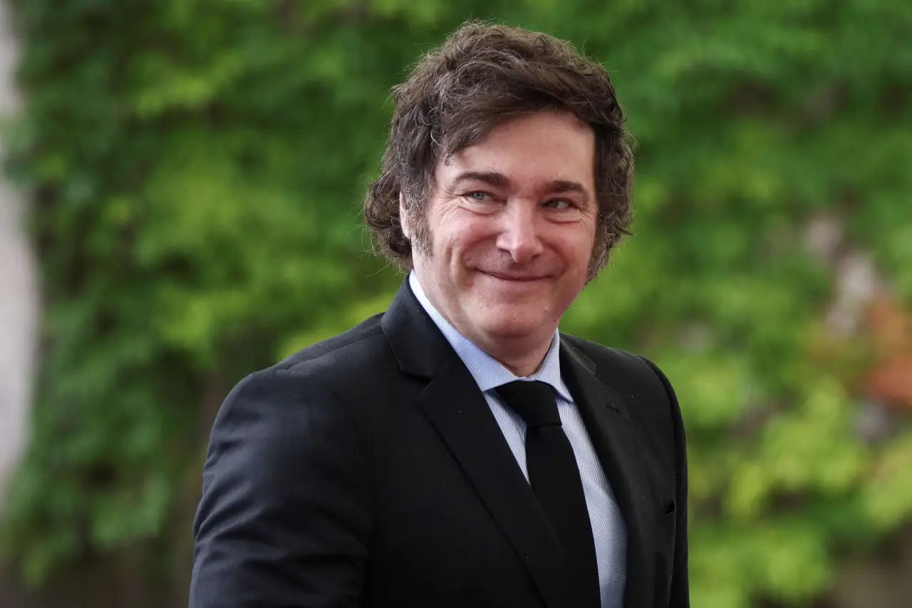 🌎 Milei compartilha publicação de Flávio sobre carta de Bolsonaro