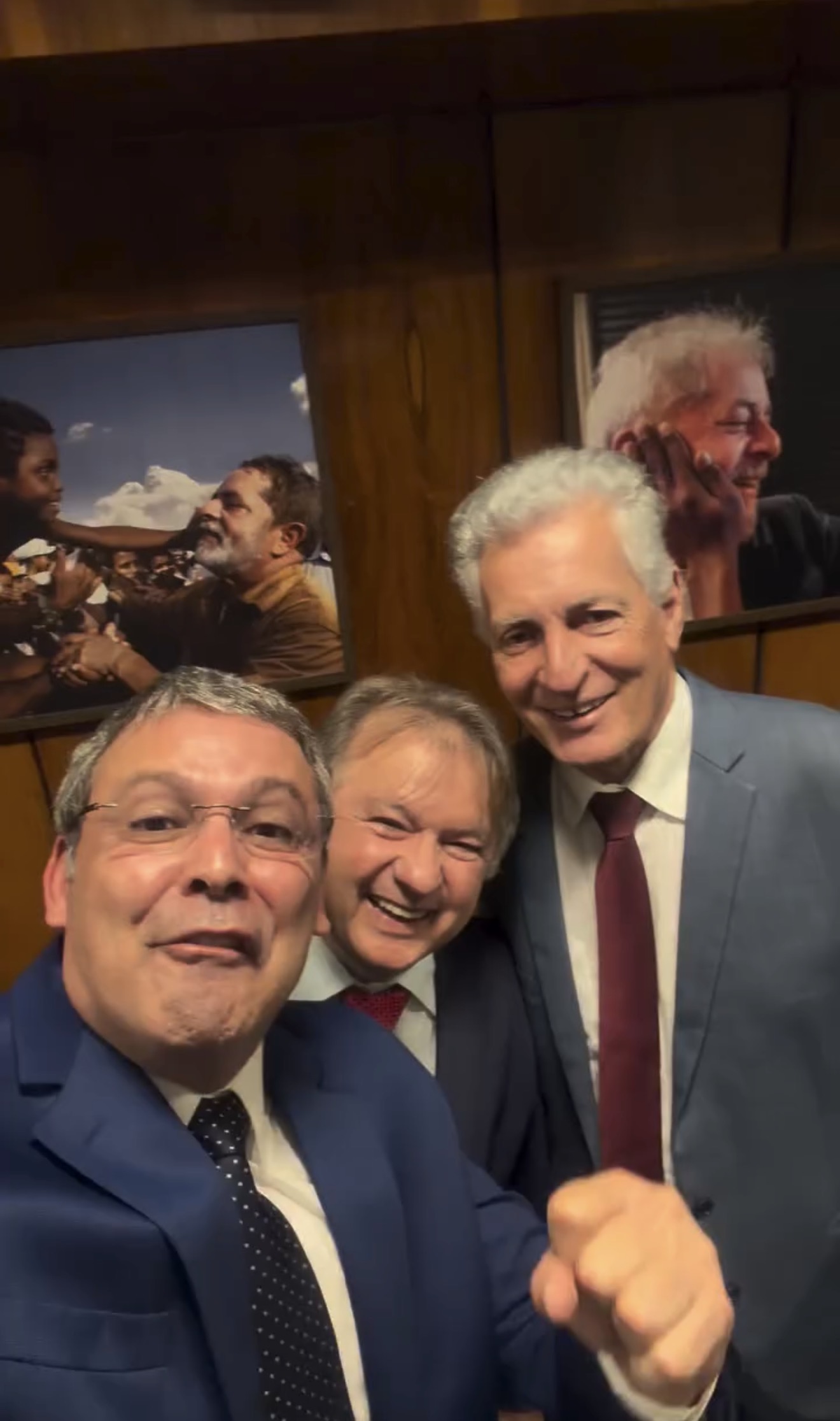 Mais impostos no copo do brasileiro: deputados comemoram taxa sobre refrigerantes