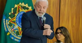 Um governo que abandona mulheres: Lula promete bilhões, mas entrega migalhas