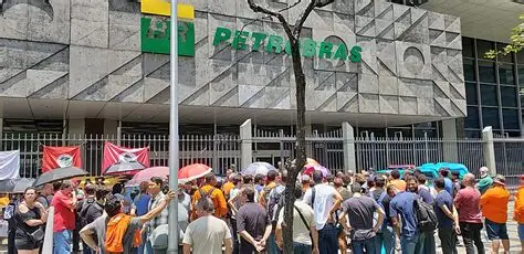 Greve na Petrobras perde força
