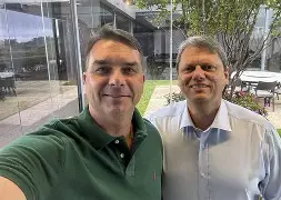 Tarcísio Finalmente se Pronuncia e Firma Aliança com Flávio: “Ele Pode Contar Comigo”