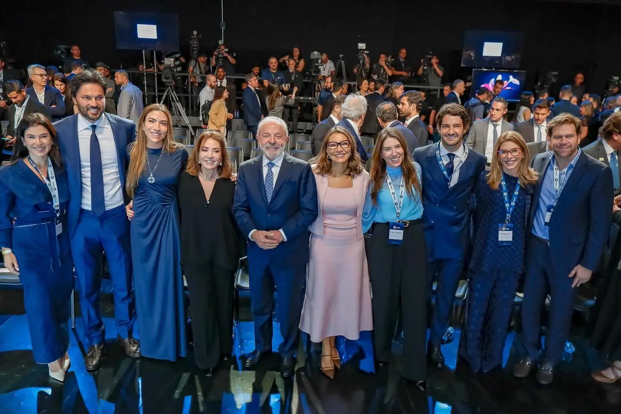 Patrícia Abravanel perde milhares de seguidores após evento político no SBT