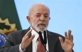 Lula, o mestre da autopromoção, ataca “cara de pau” enquanto esquece o próprio prontuário político