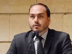 Carlos Bolsonaro entra no debate e apoia Flávio em tensão com Michelle