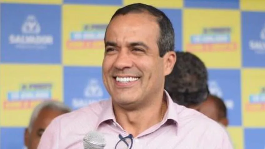 Bruno Reis ouve crítica, sorri e diz: “essa carapuça não é minha”