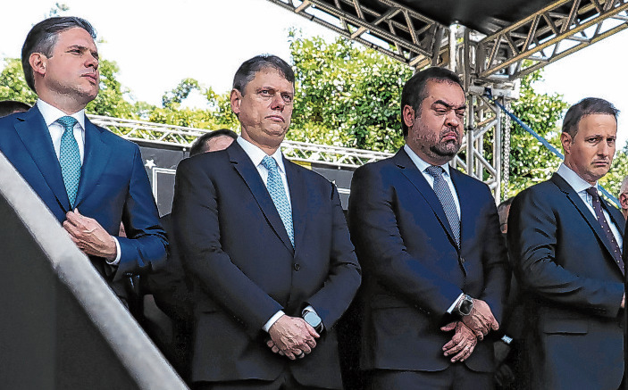 Derrite deixa a Segurança cercado de aliados e reconhecimento: despedida na Rota vira demonstração de força política