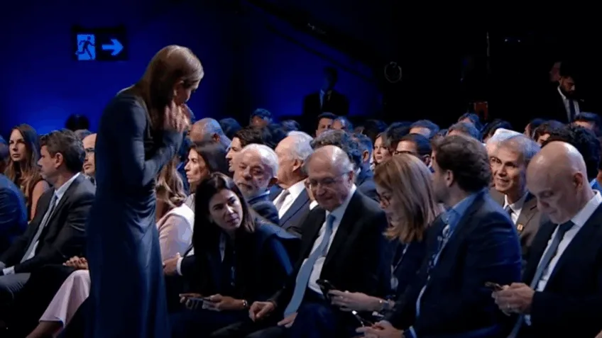 SBT News estreia com tapete vermelho para Lula, Tarcísio e um espetáculo de conveniências