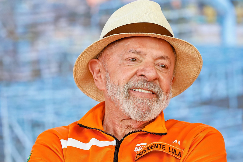 Lula exalta Petrobras e promete país na vanguarda verde, mas volta a falar duro sobre violência contra mulheres