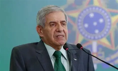 General Augusto Heleno deixa comando e vai para prisão domiciliar