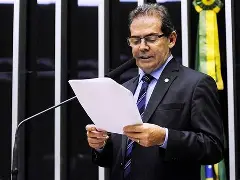 Relator prevê que Bolsonaro fique só 2 anos e 3 meses no regime fechado
