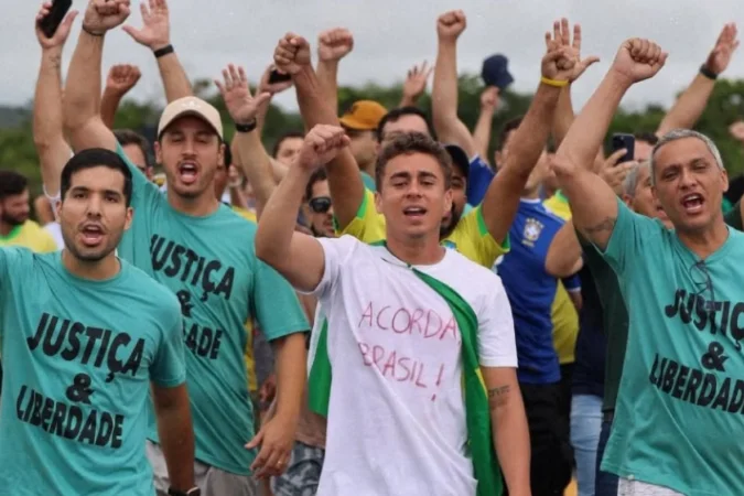 Nikolas anda, a direita apoia — e a esquerda reage com deboche previsível