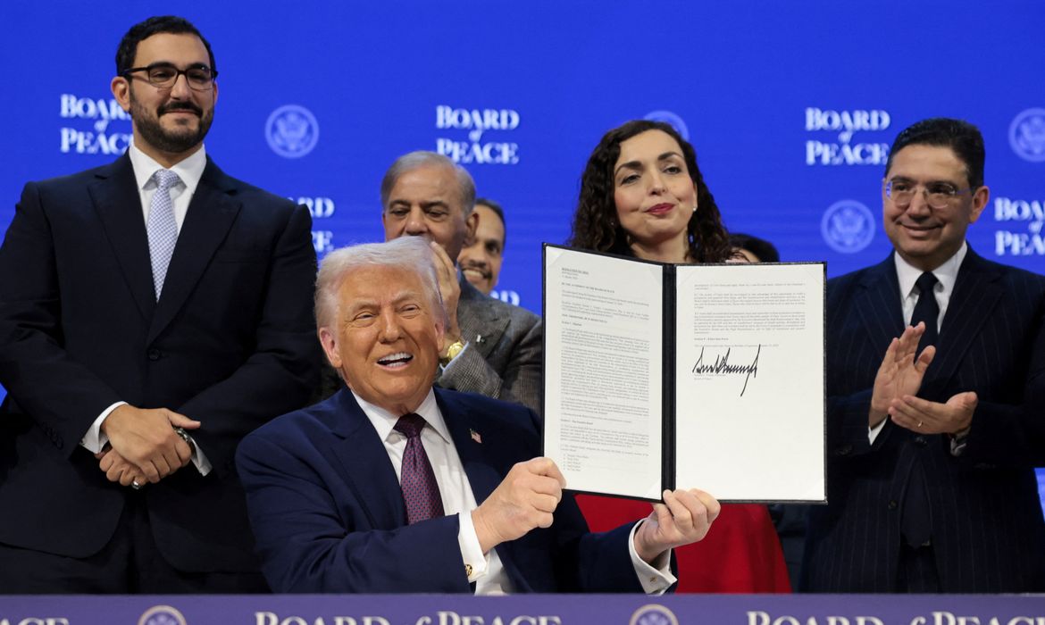 Trump apresenta em Davos seu próprio Conselho de Paz e desafia a diplomacia tradicional