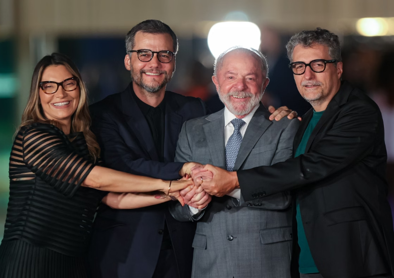 Globo de Ouro 2026: Wagner Moura se desespera com passado, esquece o presente