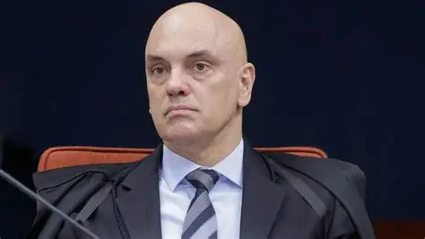 Moraes cancela visita de general a ex-ministro preso e manda apurar possível crime