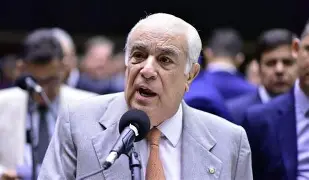 Deputado do PL pede para sair do partido após crise interna por elogios a Moraes