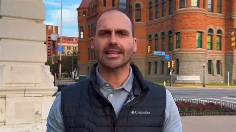 Em Israel, Eduardo Bolsonaro ataca Lula e pede apoio internacional para Flávio em 2026