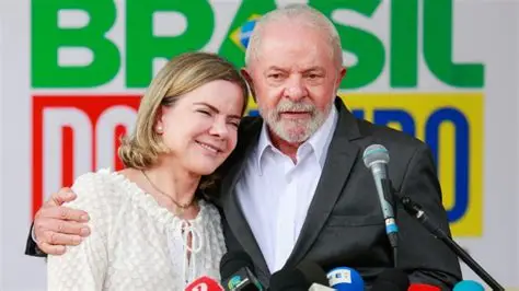 Gleisi entra em cena — de novo — para salvar Lula