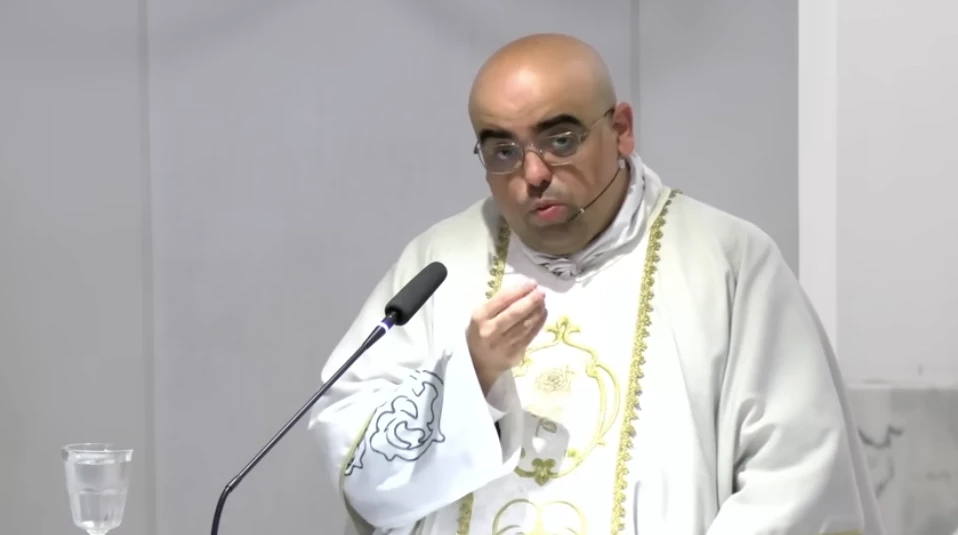 Quando Falta Empatia, Sobra Microfone