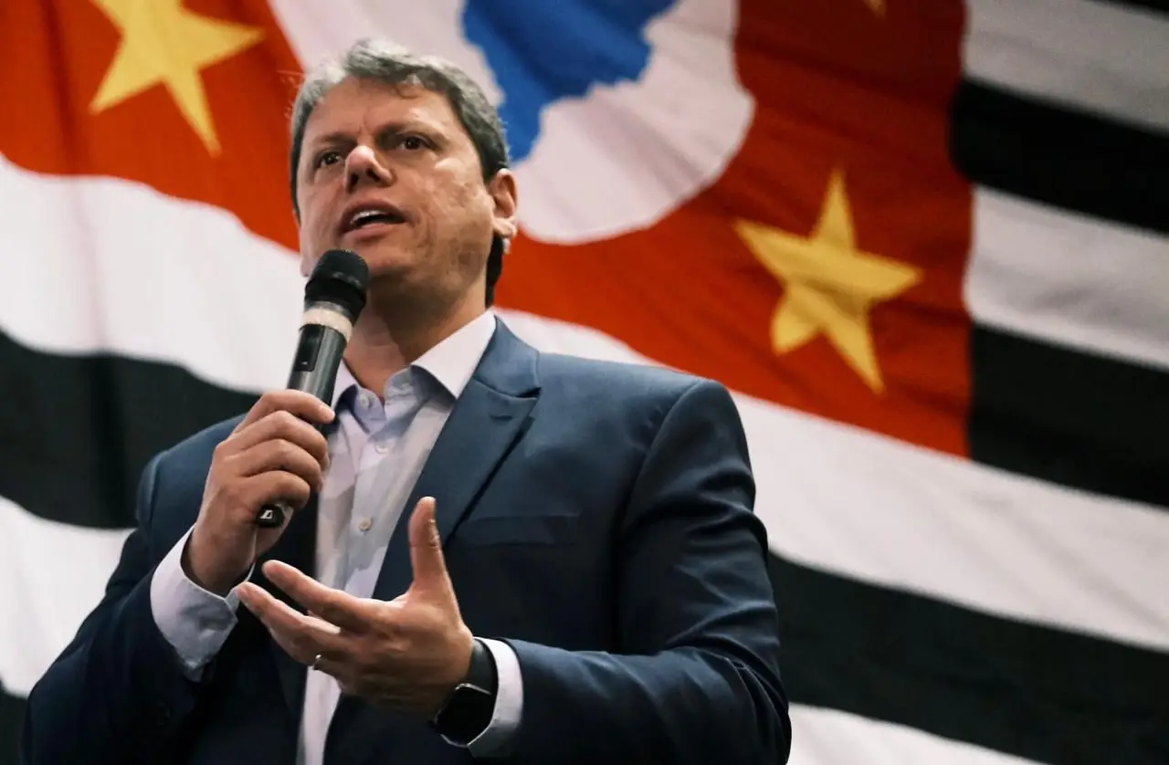 Direita afinando o discurso