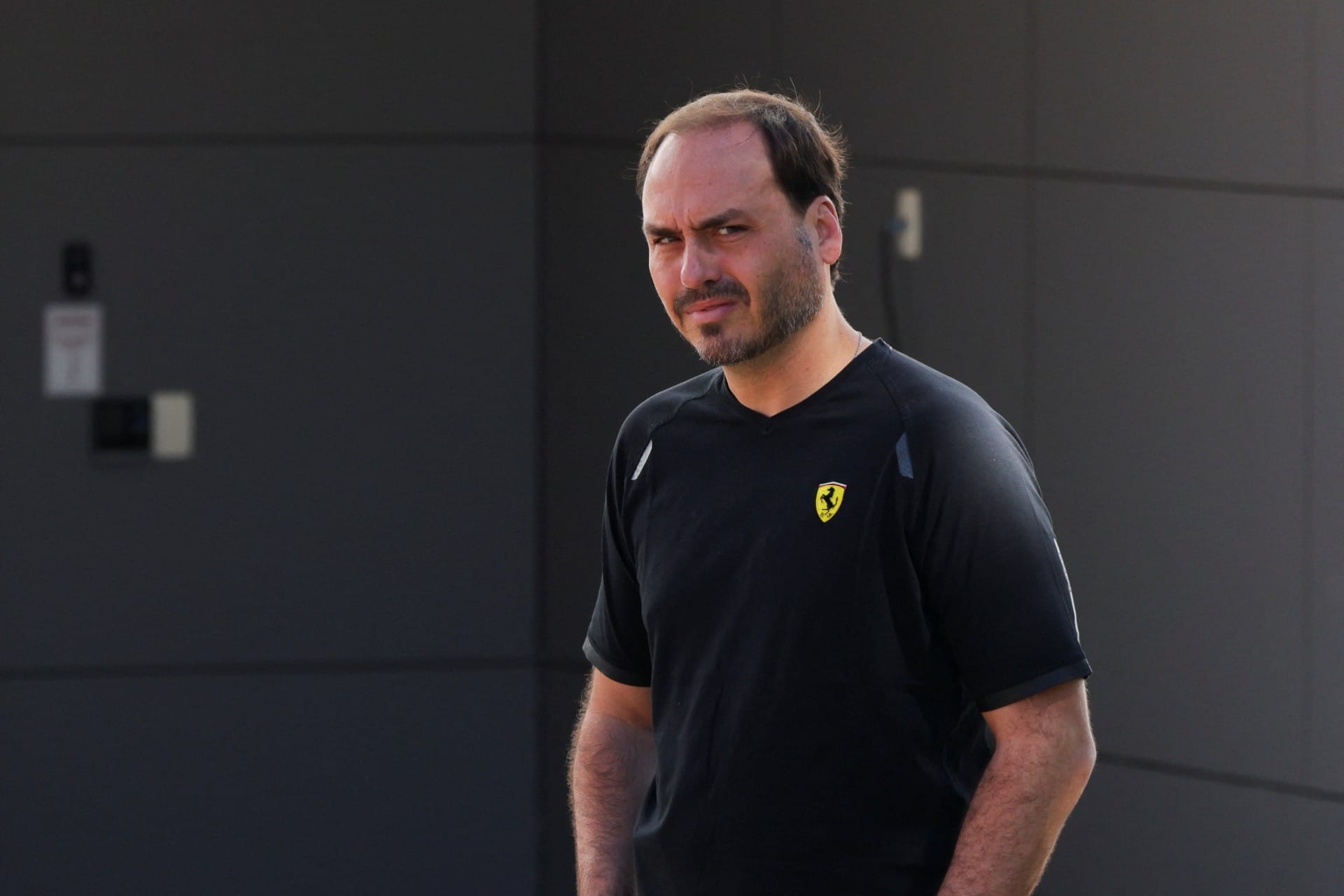 “Crueldade sem limites”, diz Carlos Bolsonaro sobre decisão do STF