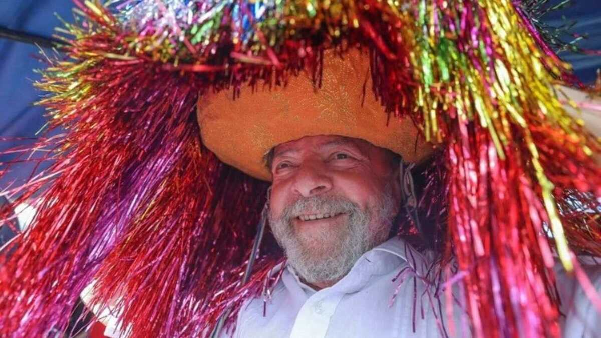 Para o samba tem milhões, para o remédio falta verba