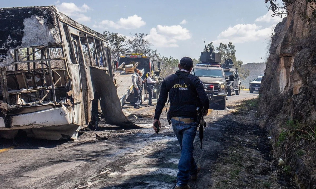 México em luto e tensão: ataque de cartéis deixa ao menos 25 soldados mortos após queda de “El Mencho”