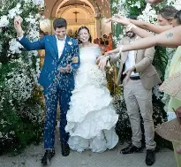 Casamento reúne poder e romance à beira-mar em Pernambuco