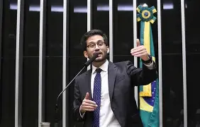 Projeto quer expulsar da OAB advogado que atuar para facções criminosa