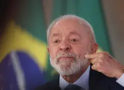 Entre o céu e o ego: Lula brinca com Deus enquanto o país espera respostas