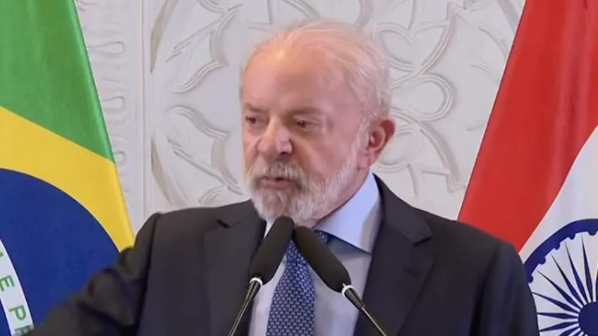 Cautela para uns, discurso para outros: Lula comemora freio em Trump e posa de estrategista global