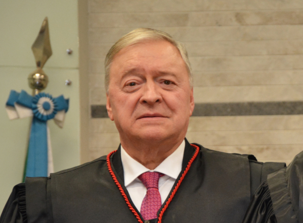 Aposentado, mas milionário: desembargador punido pelo CNJ recebeu R$ 357 mil em três meses