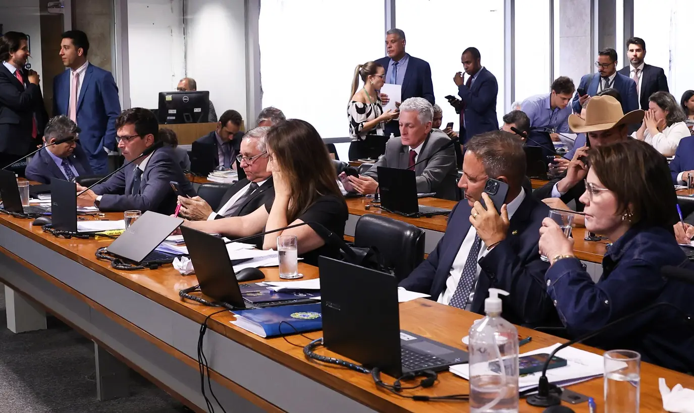 CPMI do INSS termina sob suspeitas e articulações políticas: bastidores levantam críticas sobre proteção a envolvidos