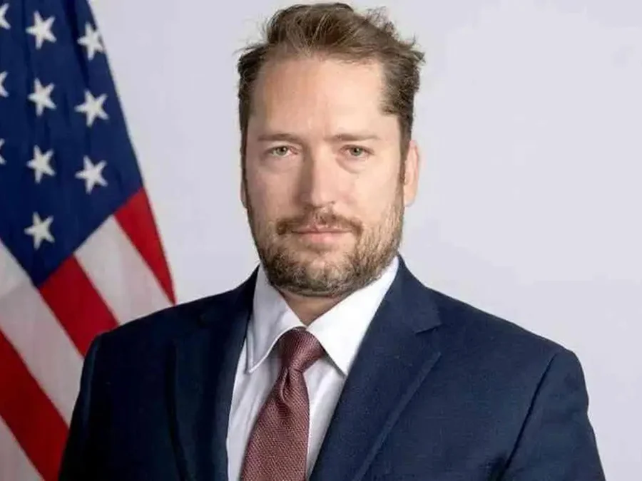 Bolsonaro pede autorização ao STF para receber assessor ligado a Trump na prisão