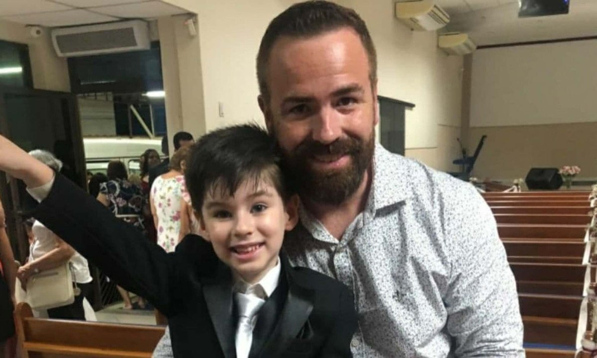 “É como matar meu filho de novo”, diz pai de Henry após adiamento do júri