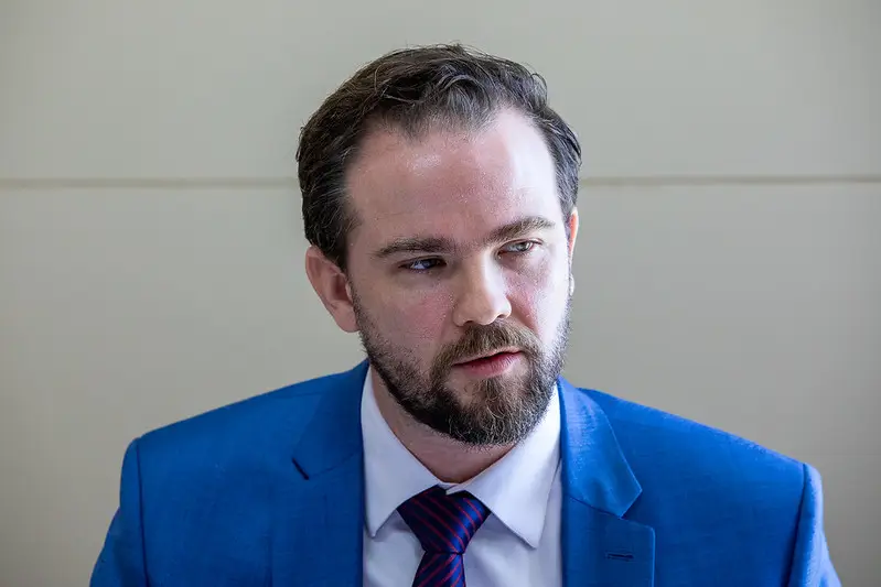 Dança das cadeiras no poder: Lula troca comando da Fazenda