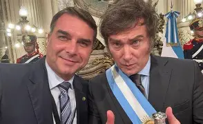 Milei aposta em Flávio Bolsonaro no Chile e declara: “Vai ganhar”