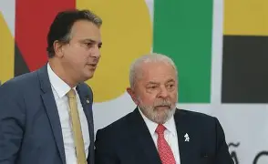 Promessas no papel, obras no atraso: governo Lula patina e entrega só 12% dos projetos na educação