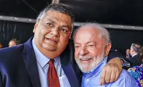 Flávio Dino barra avanço da CPMI do INSS e gera revolta nas redes
