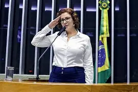 Extradição de Carla Zambelli avança na Itália e próximos passos colocam Brasil em alerta