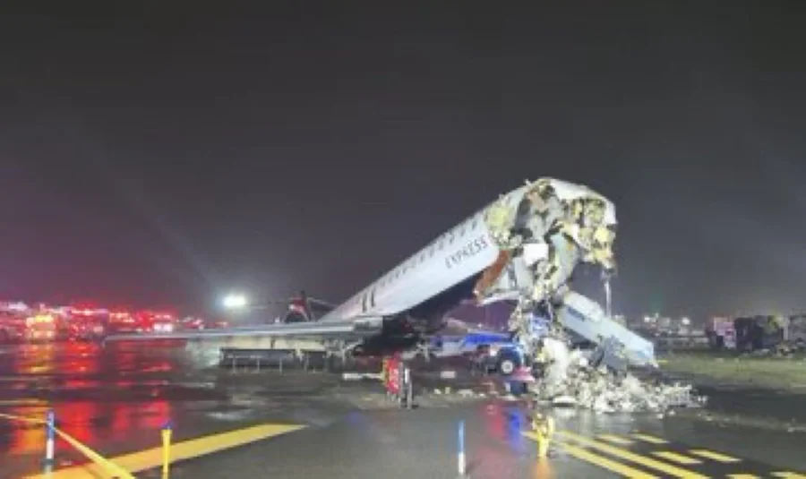 ✈️ Tragédia em aeroporto de Nova York: colisão entre avião e caminhão deixa mortos e causa caos