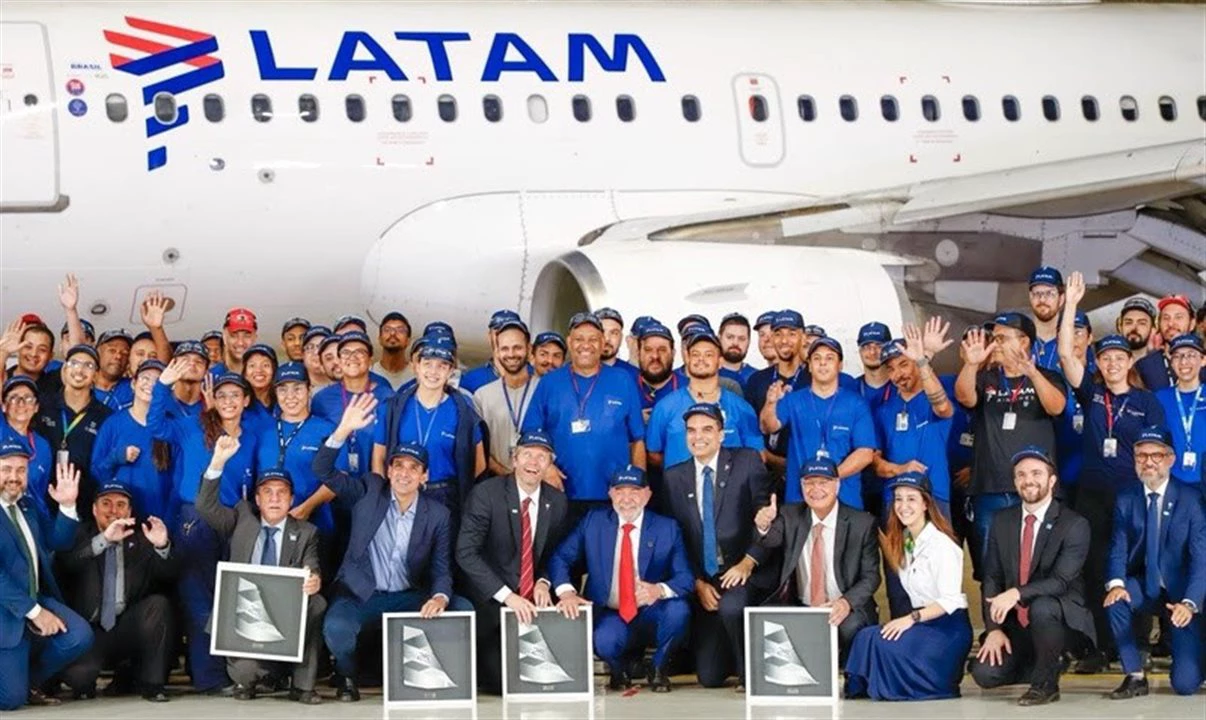 ✈️ Lula celebra acordo entre Embraer e Latam, mas discurso levanta críticas e desconfiança