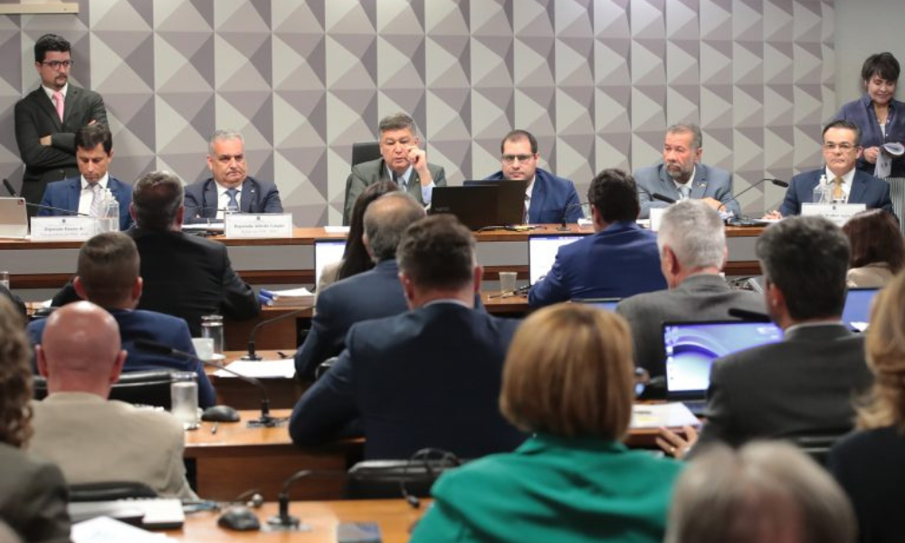 CPMI do INSS rejeita relatório final e encerra trabalhos sem consenso