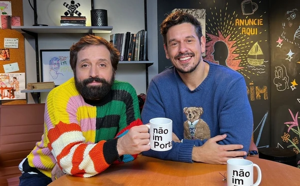 Coco Bambu processa Gregorio Duvivier, João Vicente e Porta dos Fundos após acusações em podcast