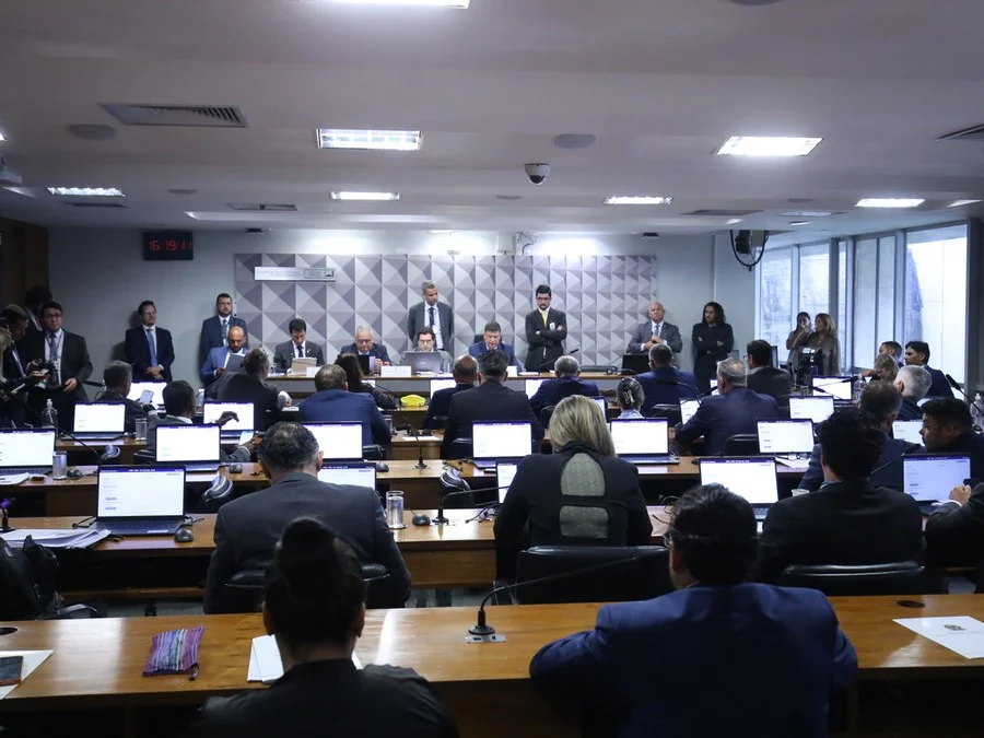 CPMI do INSS: oposição acusa base de Lula de tentar blindar Lulinha