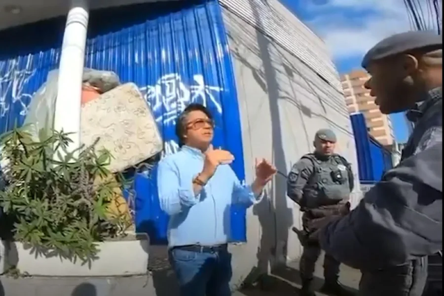 Senador tenta “carteirada” em blitz e revolta cresce: privilégio acima da lei?